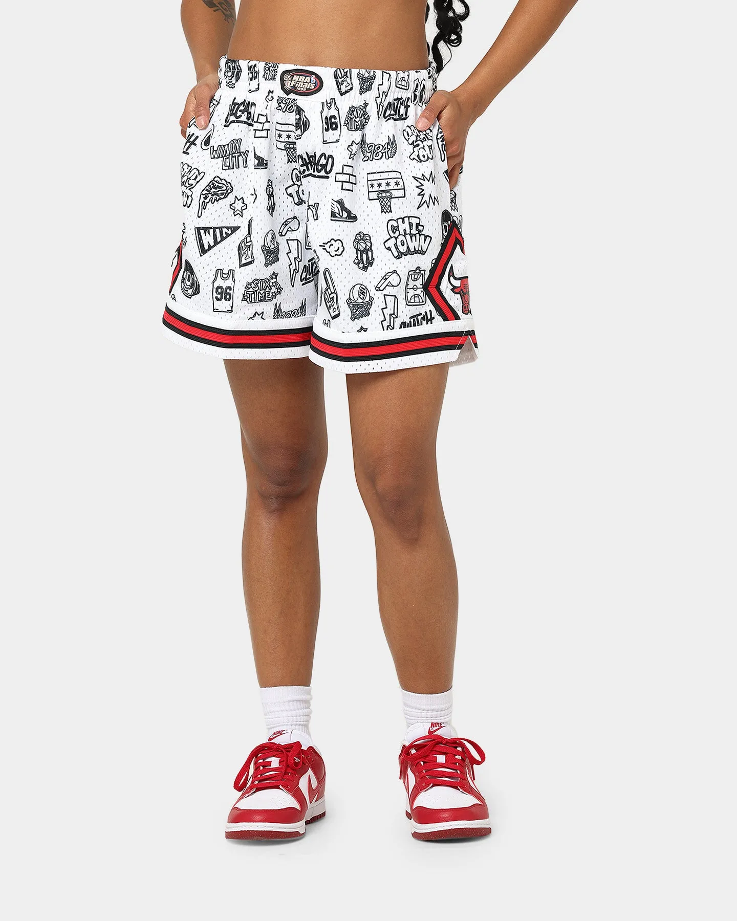 Mitchell & Ness Women's Chicago Bulls Doodle Shorts White Bright Hues