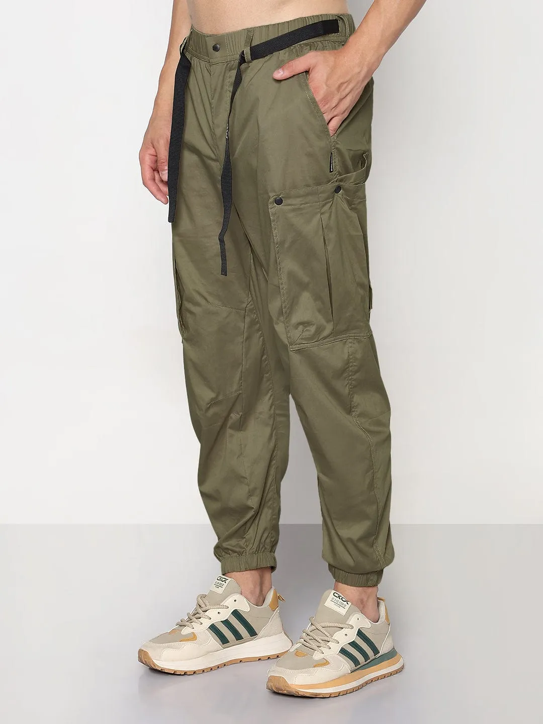 Men's Green Relaxed Fit Cargos ResilientElasticBand Flattering Style