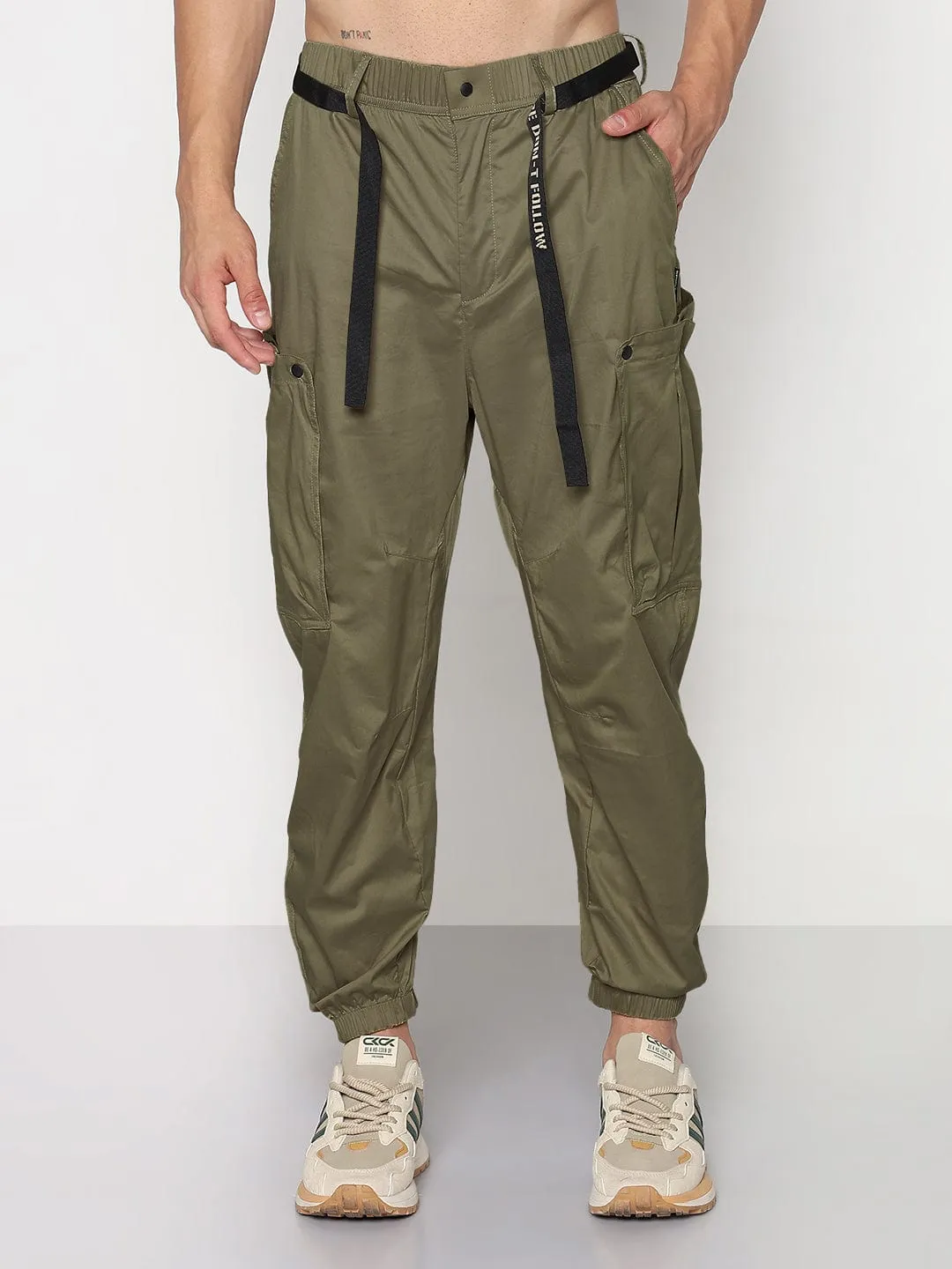 Flexible Look Men's Green Relaxed Fit Cargos