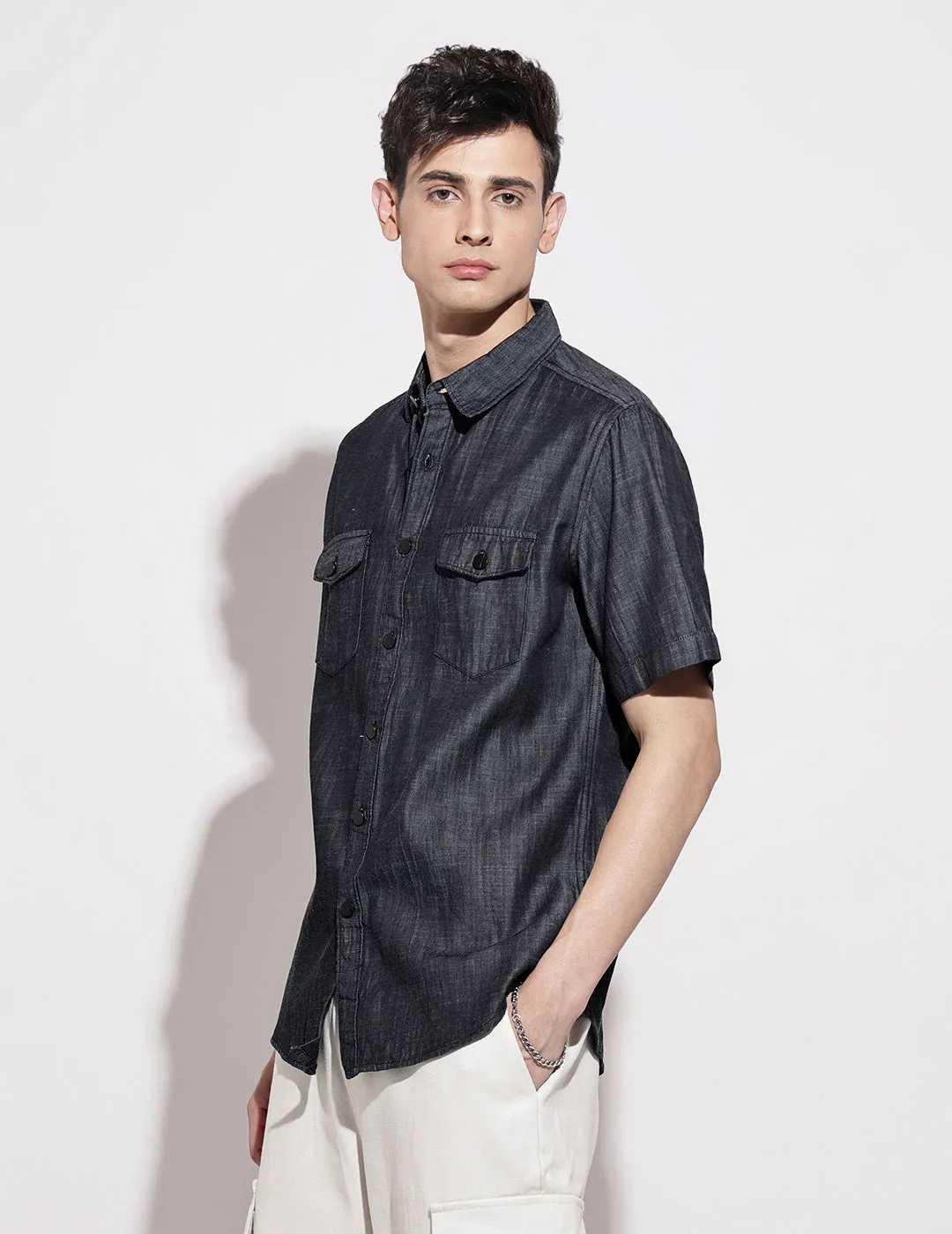 ComfortStretch Summer Outfit Men's Navy Blue Half Sleeve Casual Button-Down Shirt with Chest Pockets