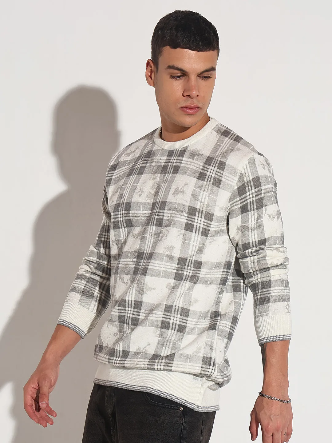 Stylish Staple Butter Soft Yarn Men's Checked Grey Ribbed Round Neck Sweater
