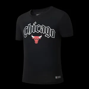 Dynamic Tension Banding Anti Snag Fabric NBA Front Arch Print Regular Fit T-Shirt - Chicago Bulls