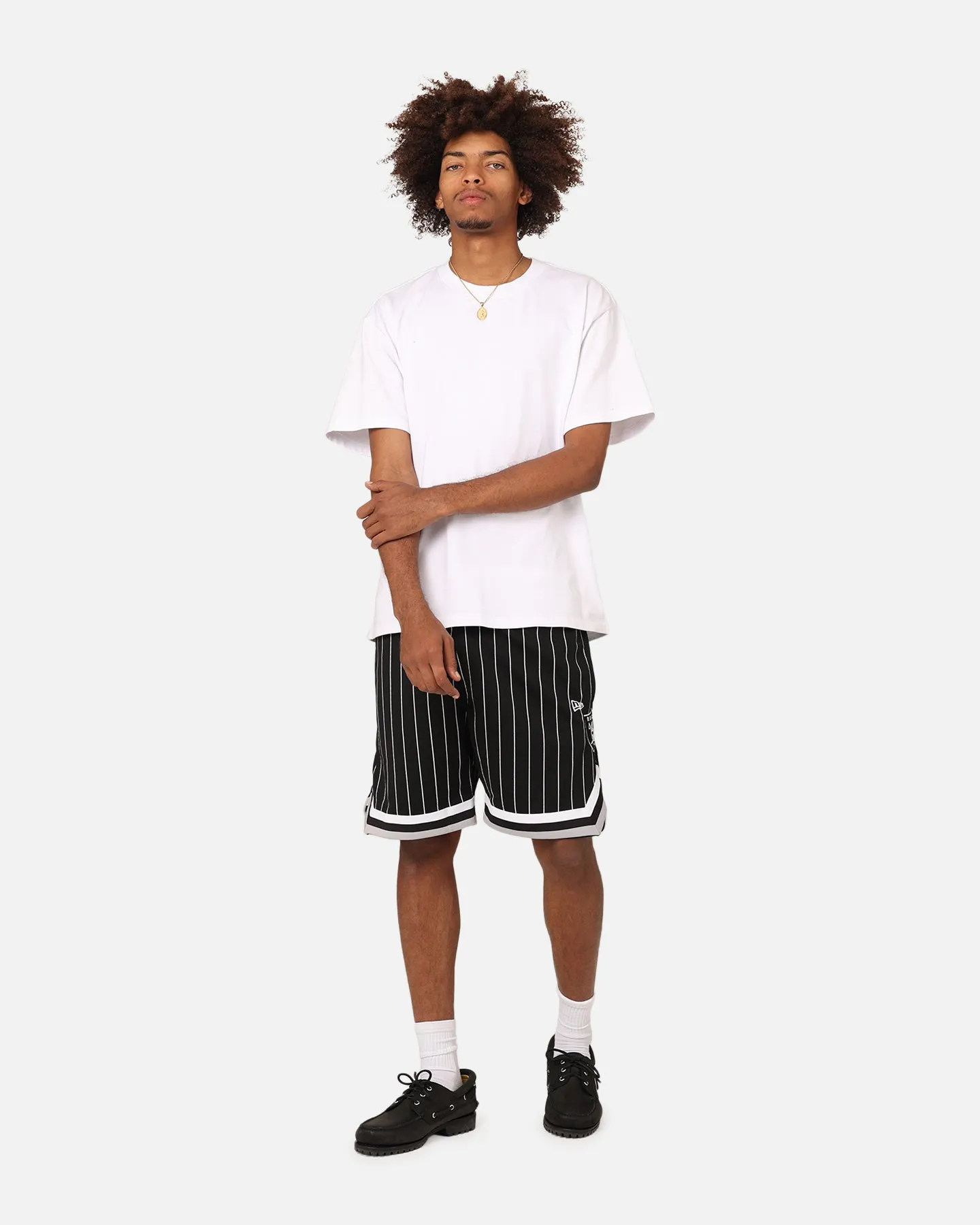 Daily Essential New Era Las Vegas Raiders Mesh Shorts Black Pinstripe