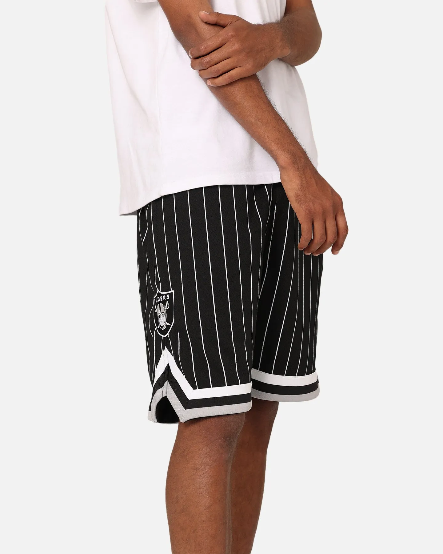 souvenir item New Era Las Vegas Raiders Mesh Shorts Black Pinstripe
