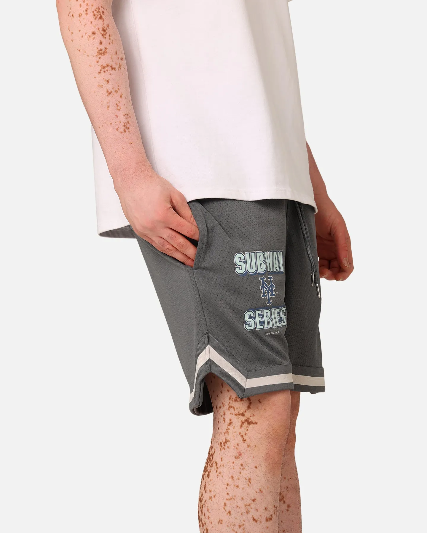 Contoured Articulation hip look New Era New York Mets Mesh Shorts Iron