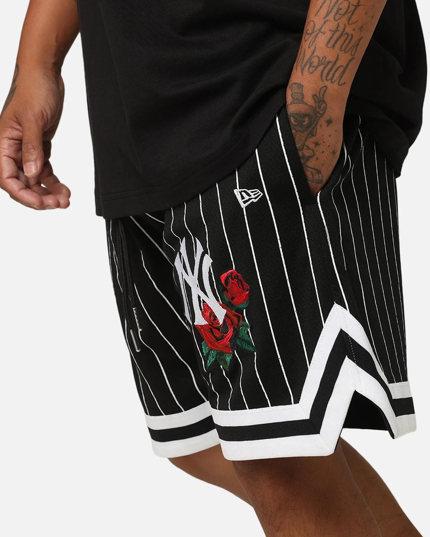 Sporty Fit Design Cotton Blend New Era New York Yankees Rose Mesh Shorts Black