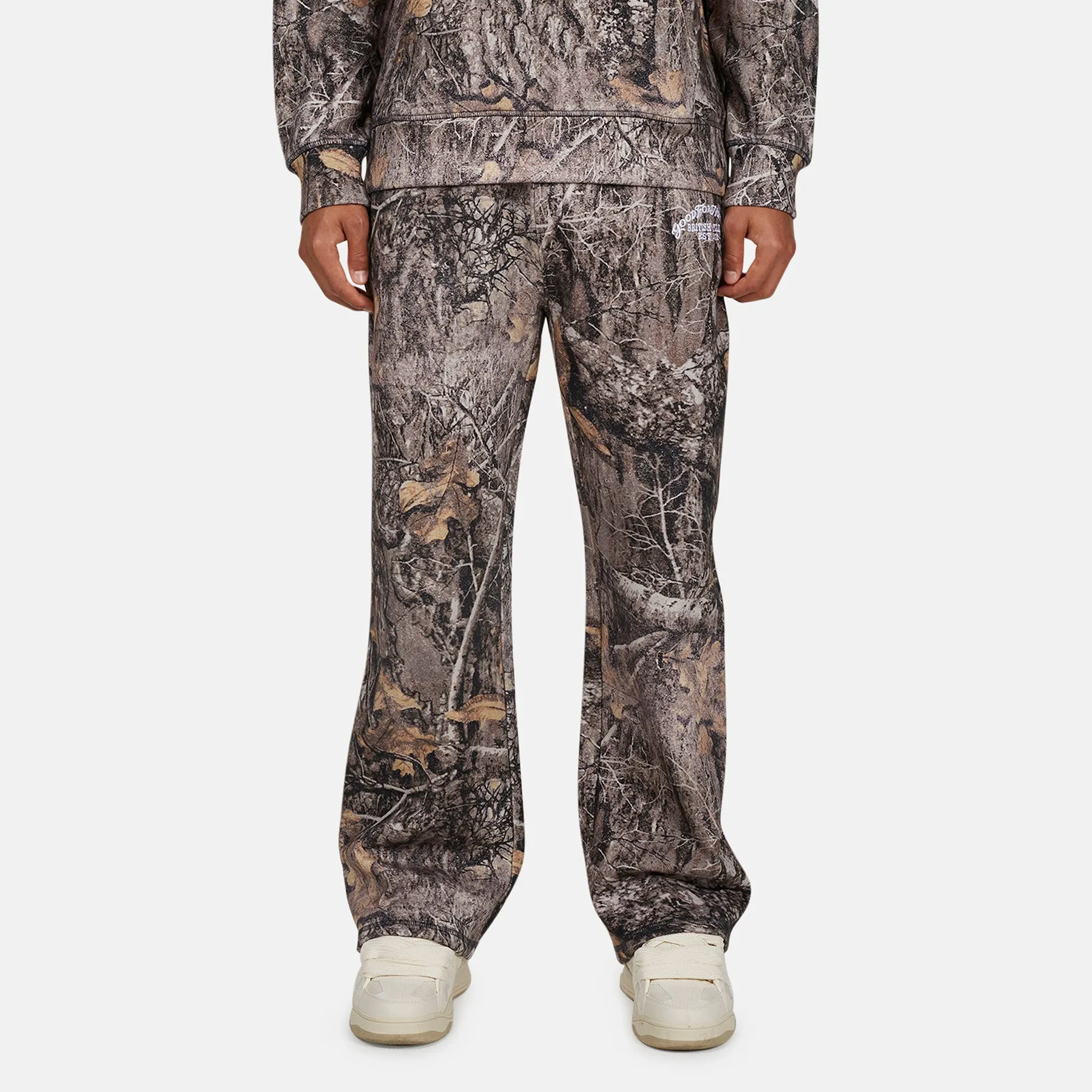 Woodland Camo Sweatpants High-waisted fit