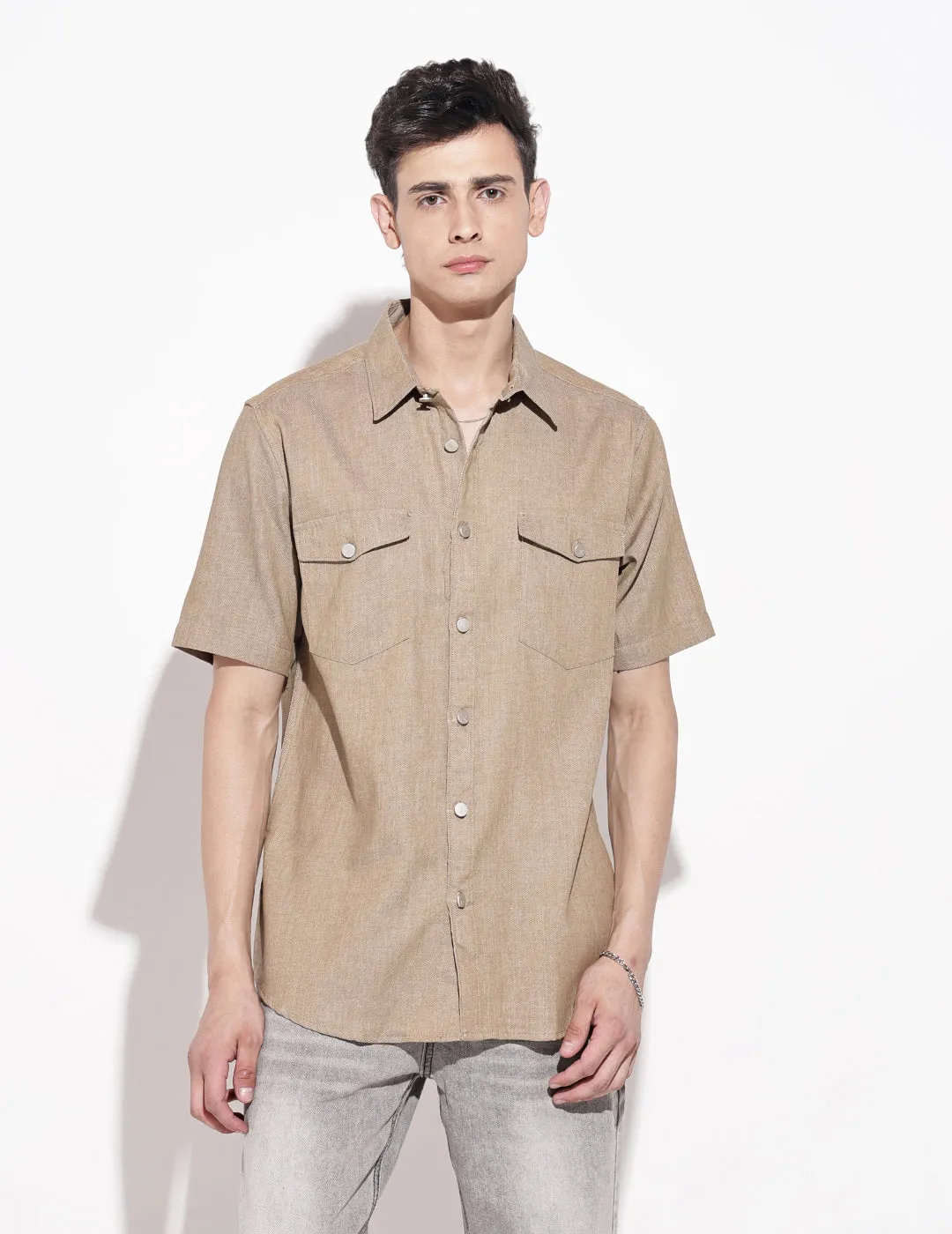 NonRestrictiveSilhouette AdjustableWaist Men's Brown Spread Collar Shirt