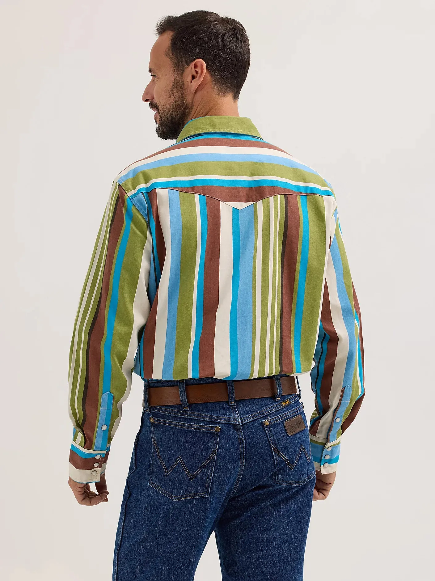 Pocket Detailing Wrangler Men's L/S Vintage Inspired Brushpopper Western Snap Work Shirt in Green Sky