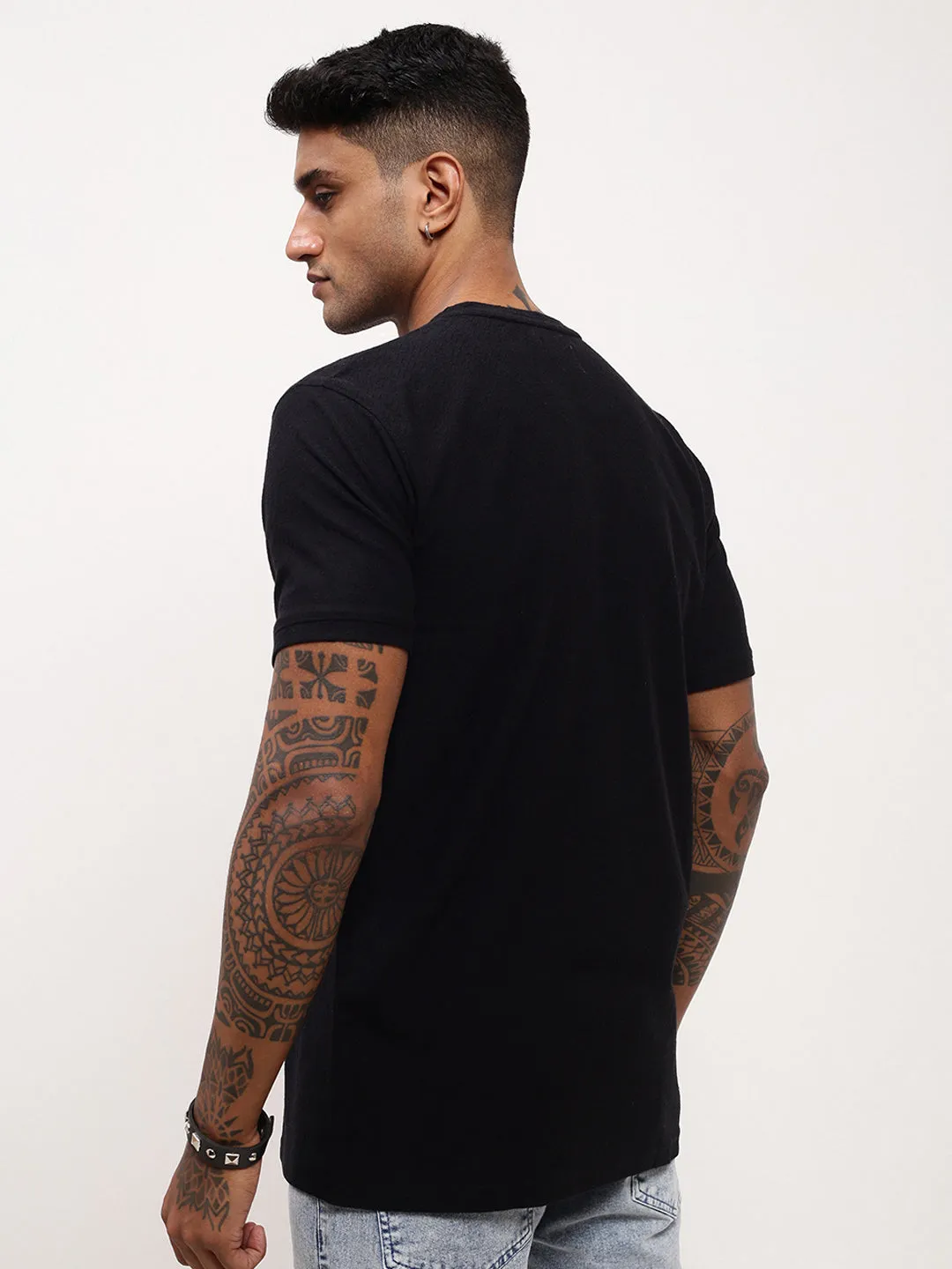Men's Black Solid Round Neck Cotton T-Shirt Weekend Sporty