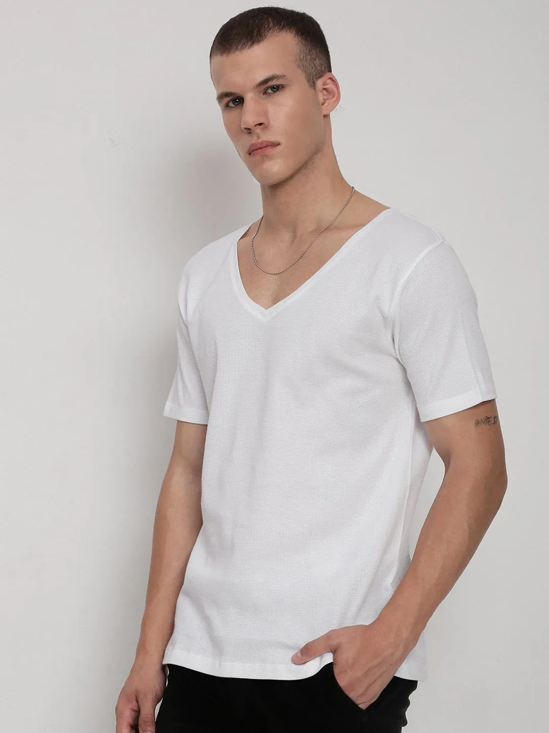 Men's White V-Neck Regular Fit T-Shirt Easy Layering