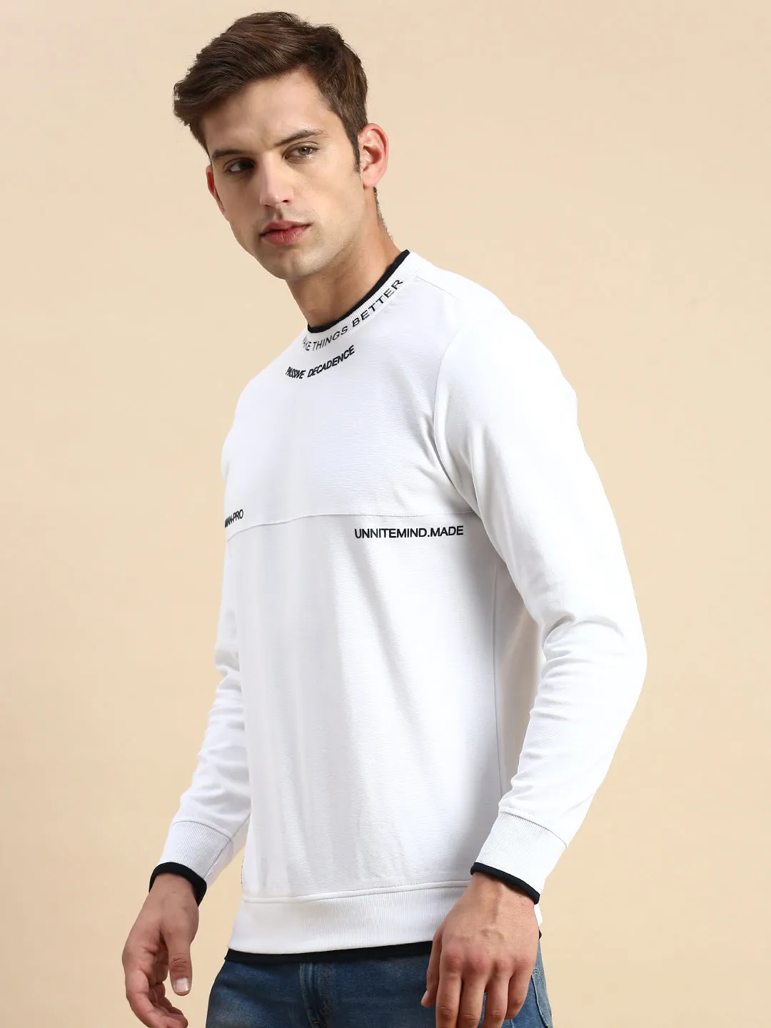 button detail Men's White Round Neck Sweatshirt