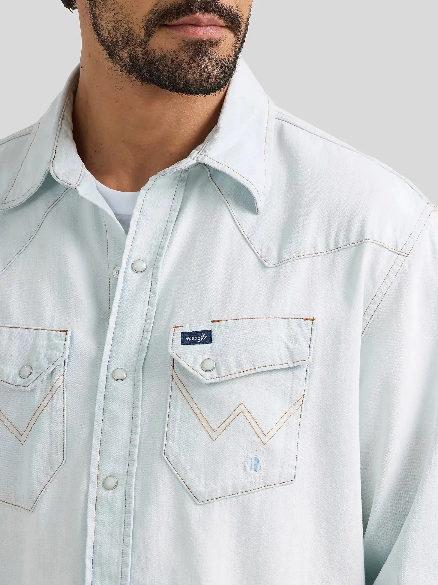 Breathable Performance Fit Essential Wear Wrangler Men's L/S Vintage Inspired Denim Western Snap Work Shirt in White Stonewash