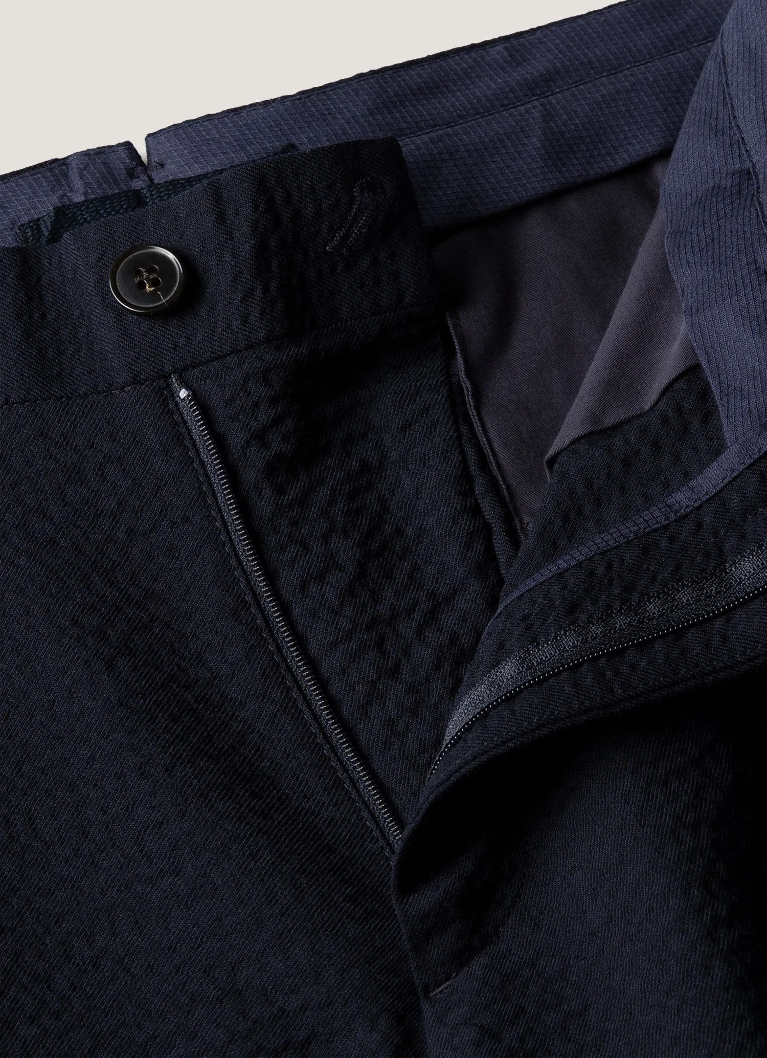 Men's Seersucker Wool Trouser in Navy Casual Comfort Layers