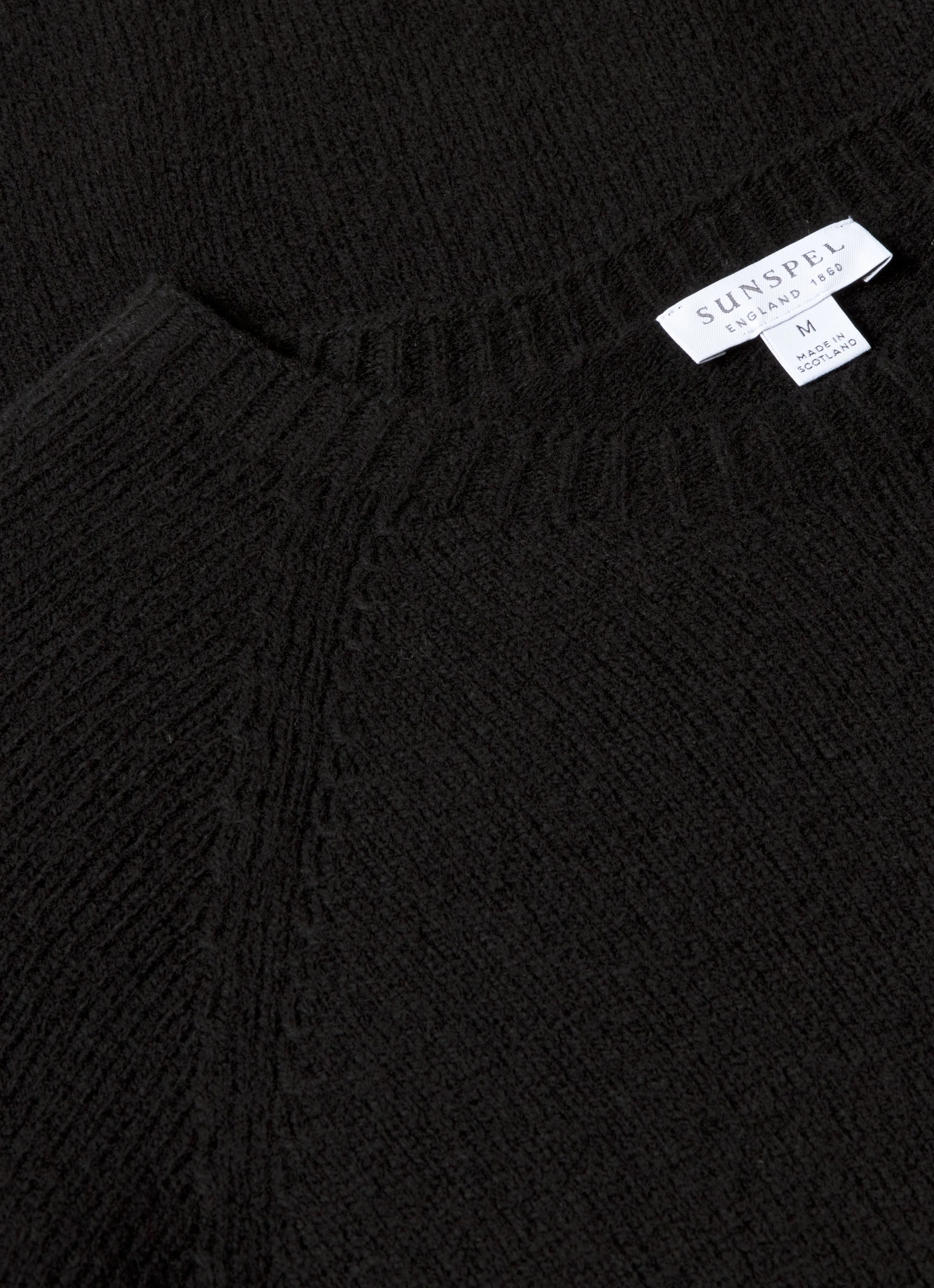 Wrinkle Resistant Tencel Blend Material Men's Lambswool Crew Neck Jumper in Black