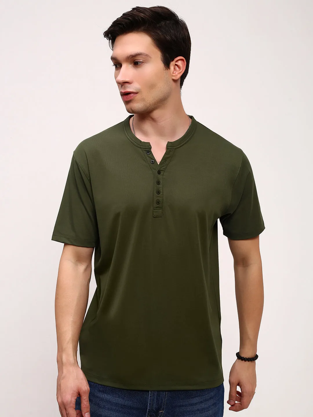 Men's Olive Solid T-Shirt Comfort Layering Stylish Look