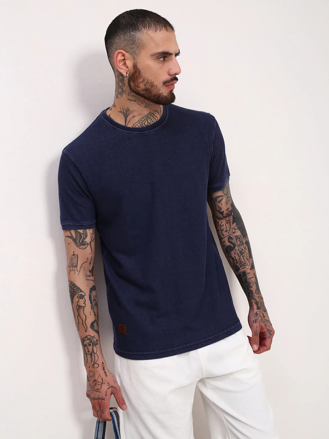 Men's Navy Blue Solid Round Neck Slim Fit Cotton T-Shirt Snug Wear Weekend Wear