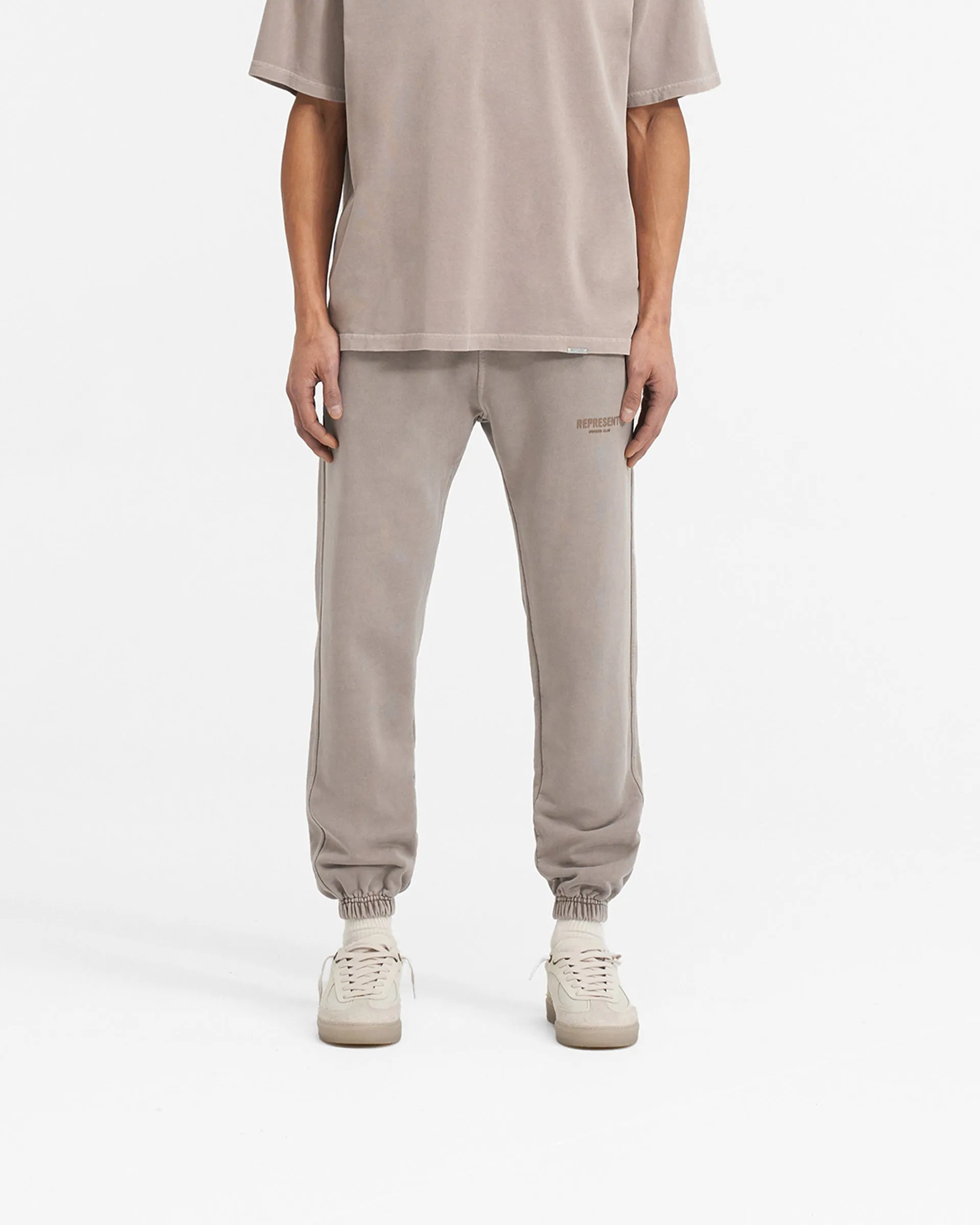 Snug Fit Basic Look Represent Owners Club Sweatpant - Mushroom