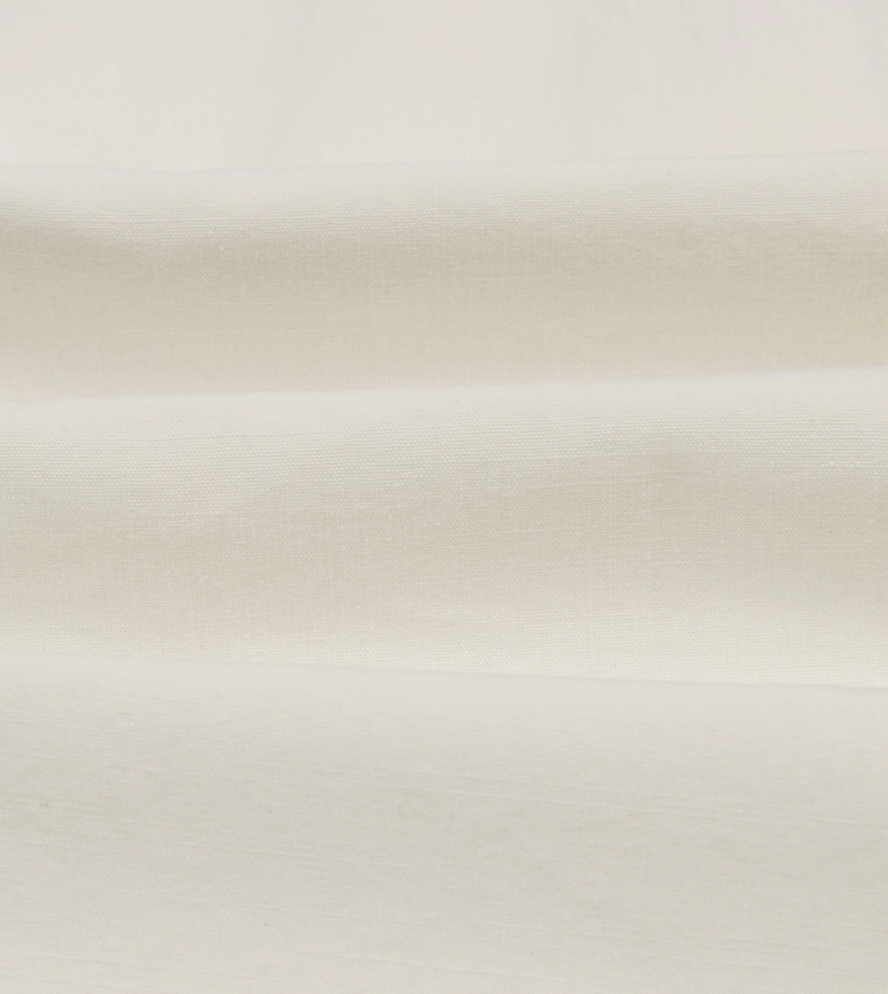 White Cotton Two-Pocket Work Shirt Effortless Wear Classic Layering