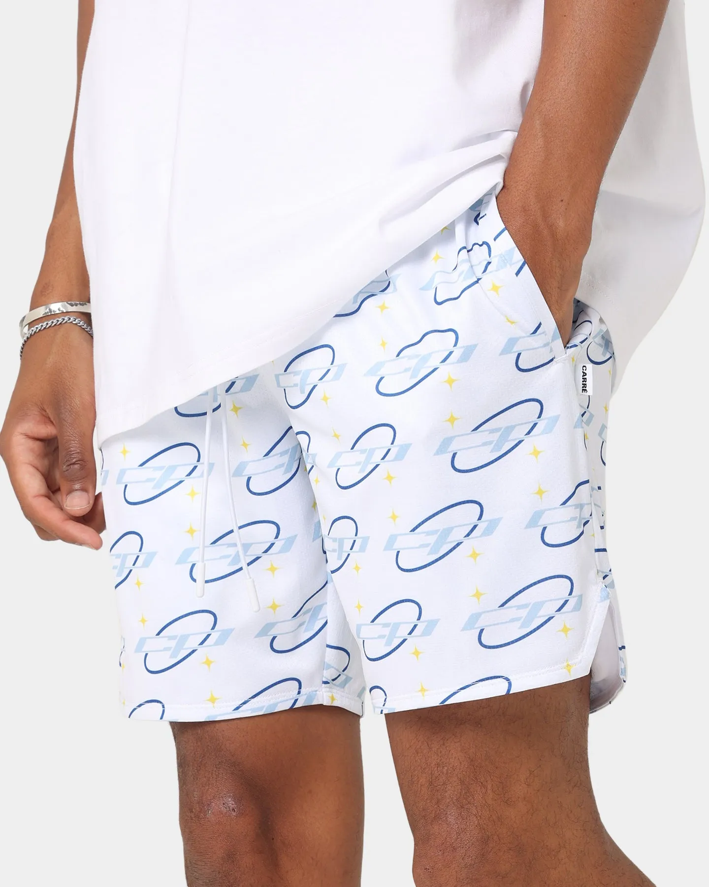 No Cling Carr?? Star Sign Mesh Shorts White