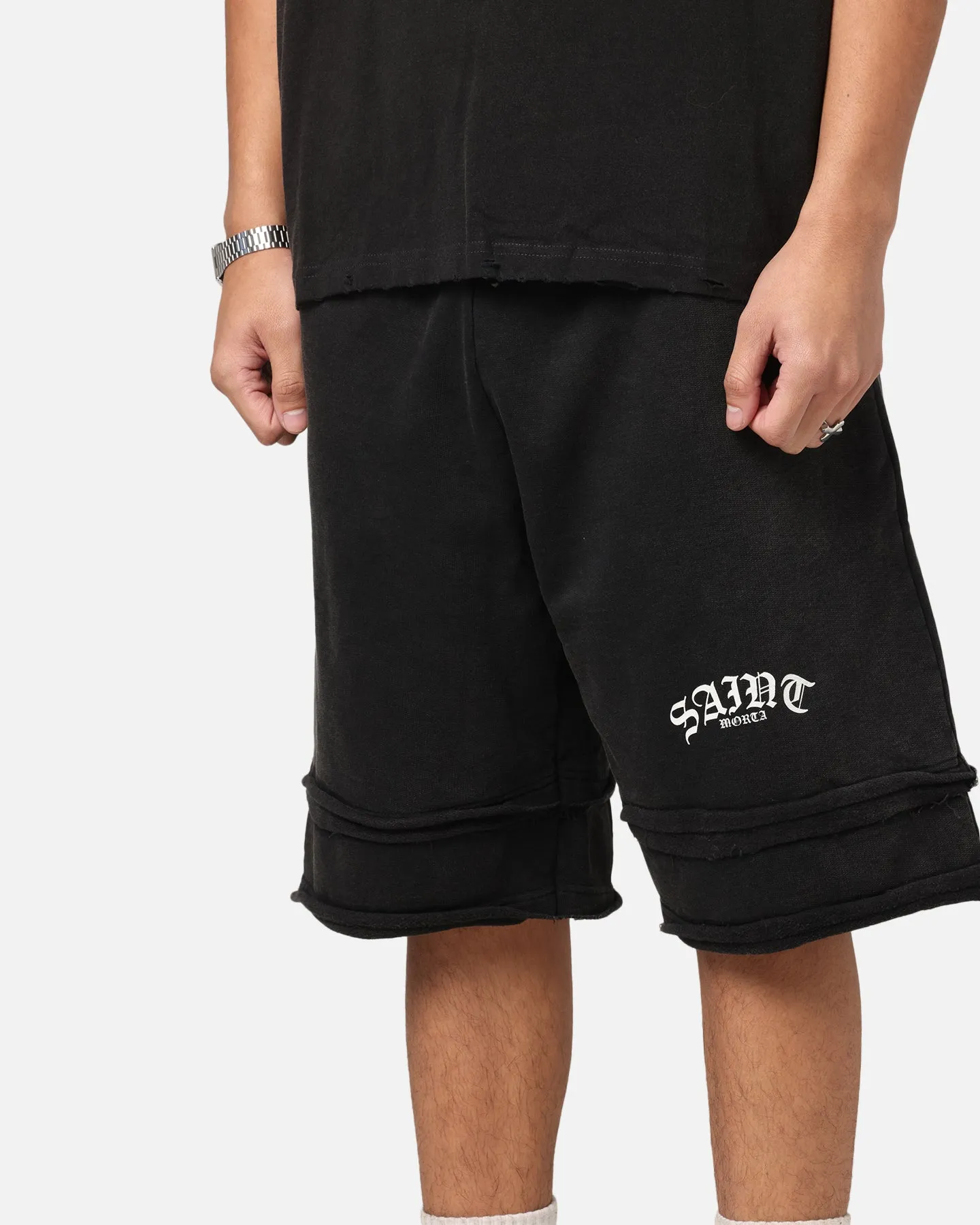 Airflow channels cargo style Saint Morta Gothic Layered Sweat Shorts Black