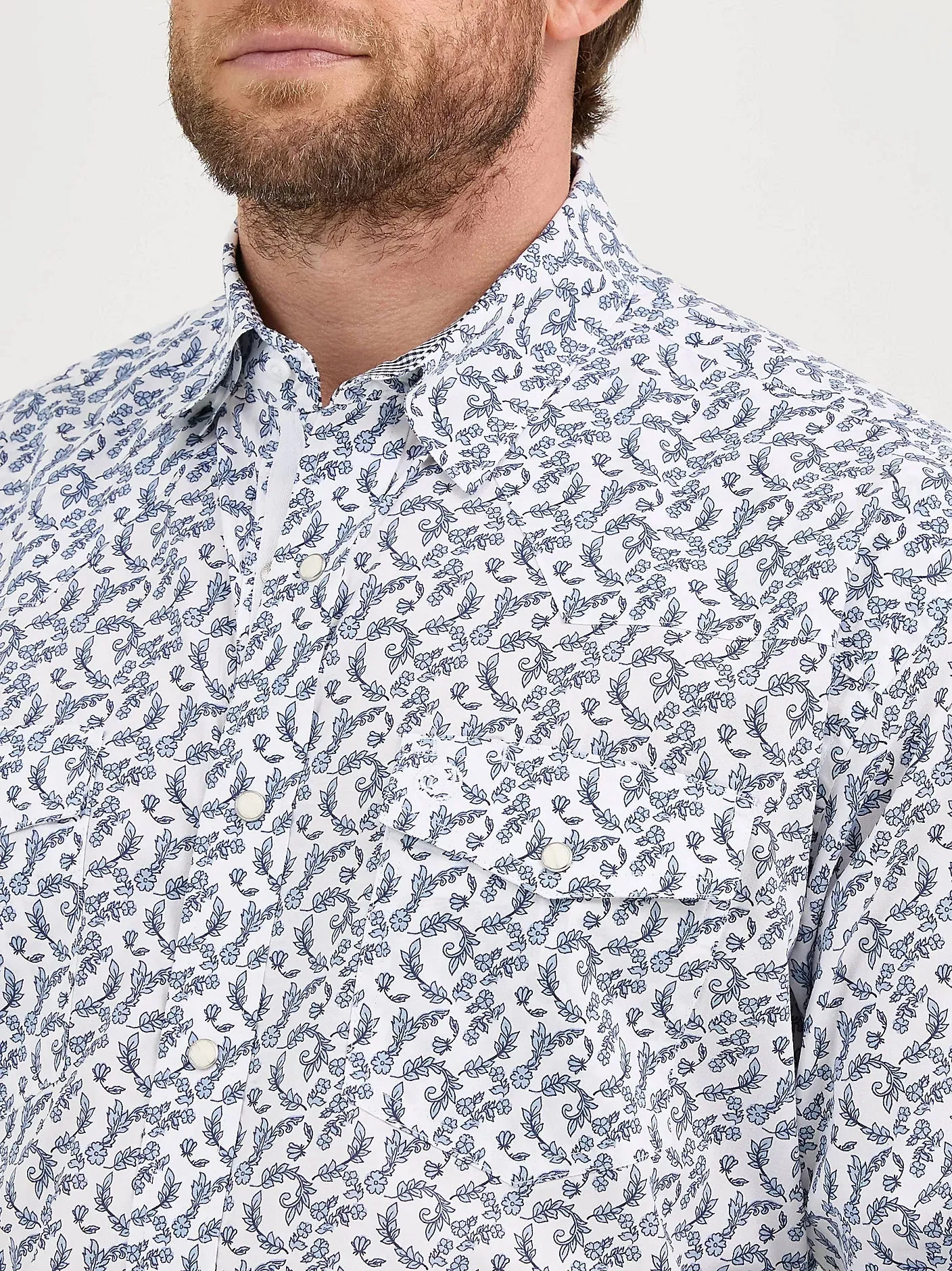 Embroidered Details Wrangler Men's L/S George Strait Troubadour Western Snap Shirt in Delft Branches