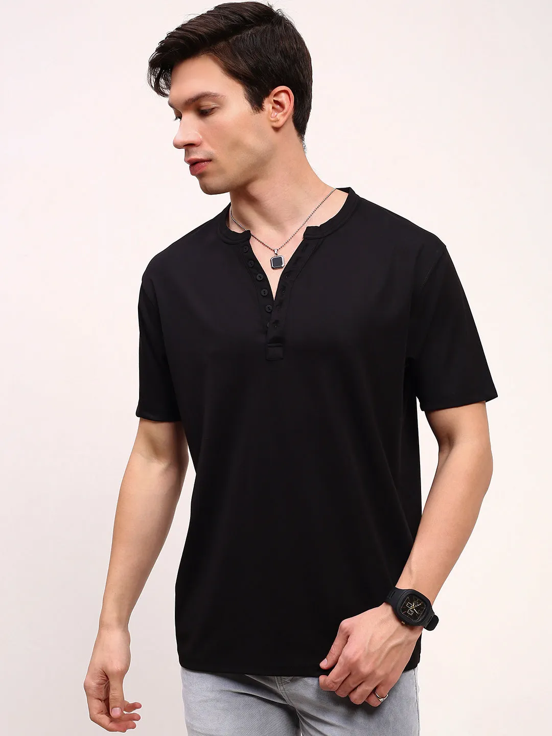 quick-drying easy to pair Men's Black Solid Henley Neck T-Shirt