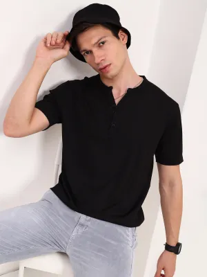 Men's Black Solid Henley Neck T-Shirt Street-Ready Look