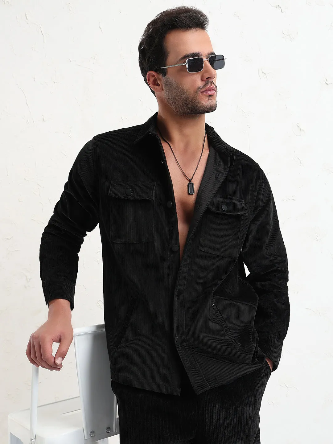 Men's Black Solid Slim Fit Shirt MoistureWickingTechnology FadeResistant Dye