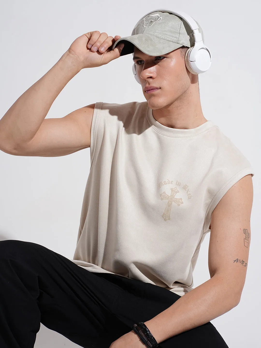 Men's Graphic Print Cream Sleeveless Round Neck Regular Fit T-Shirt MoistureWicking TagFreeDesign