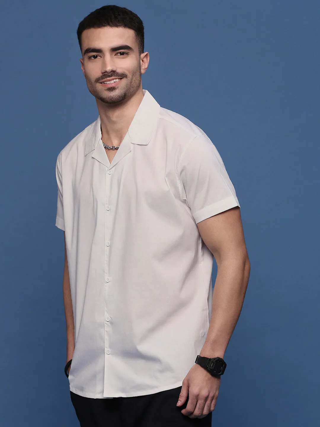 Men's White Standard Opaque Casual Shirt Sharp Cut Fashion Design