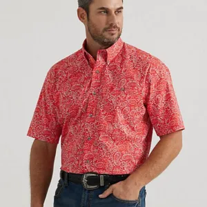 Wrinkle Resistant Wrangler Men's George Strait S/S Button Down Shirt in Fiesta Red Paisley