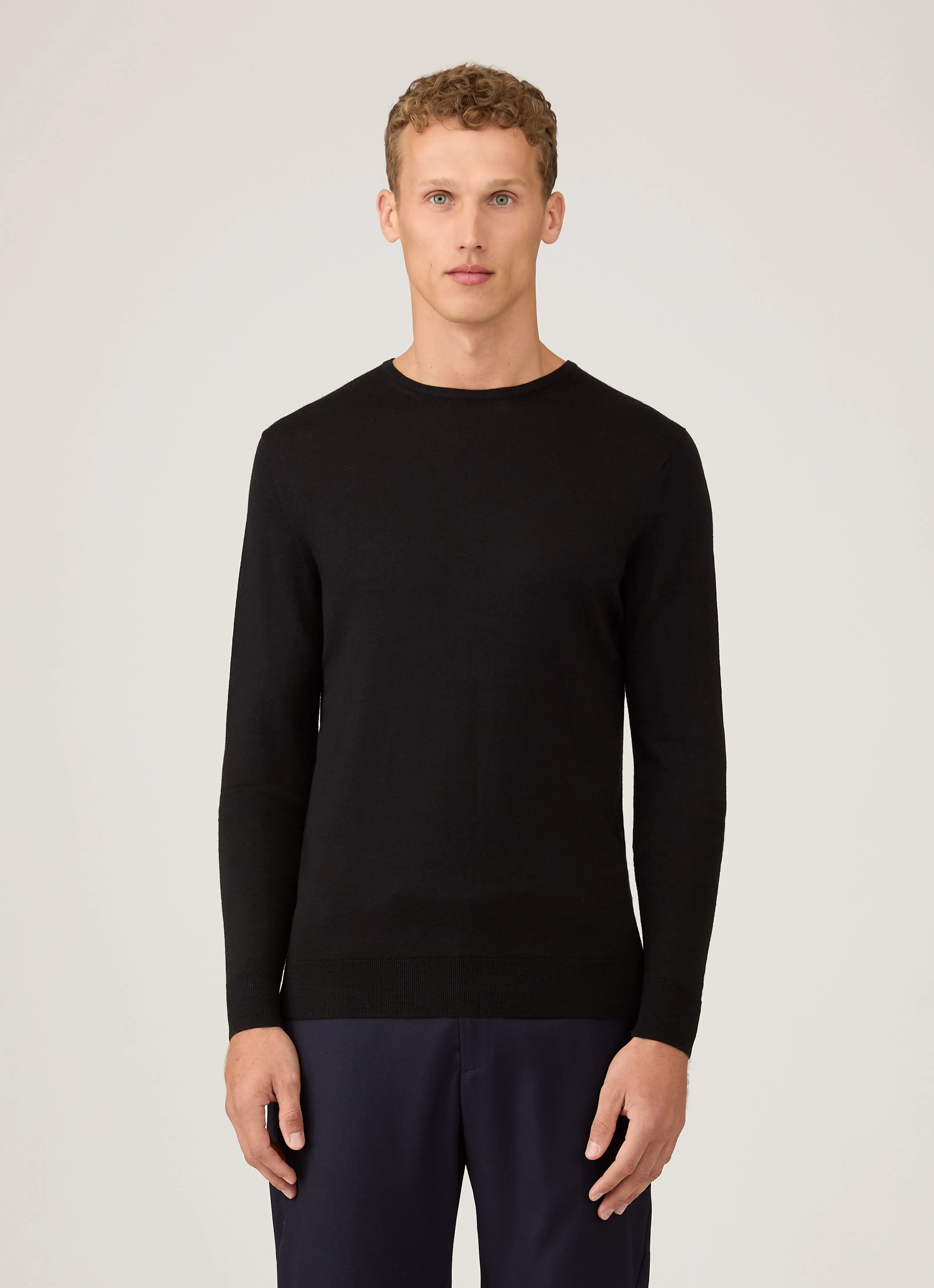 Outdoor Comforted Seam Free Edges Men's Extra-Fine Merino Crew Neck in Black