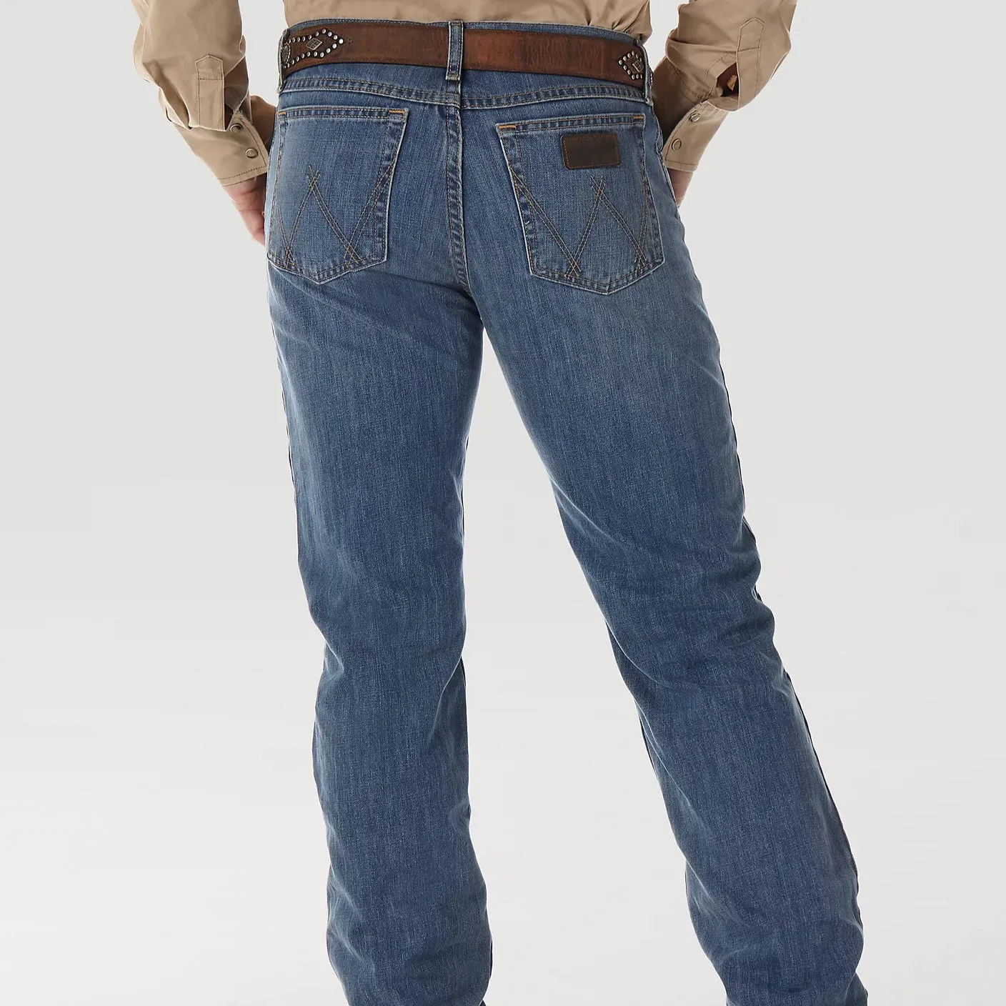 Teen Outfit Outdoor Adventure Sunny Vibes Wrangler 20X Men's No. 02 Competition Slim Jean in Payson