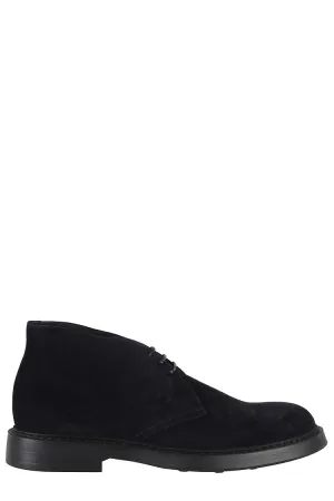 Neat Stitching Sleek Profile Suede Chukka Boot With Round Toe