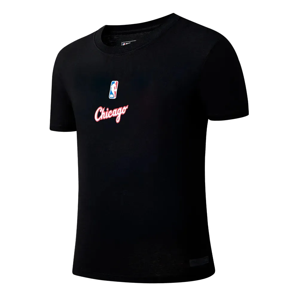 Gripped Hem Technology NBA Front Embroidery Loose Fit T-shirt - Chicago Bulls