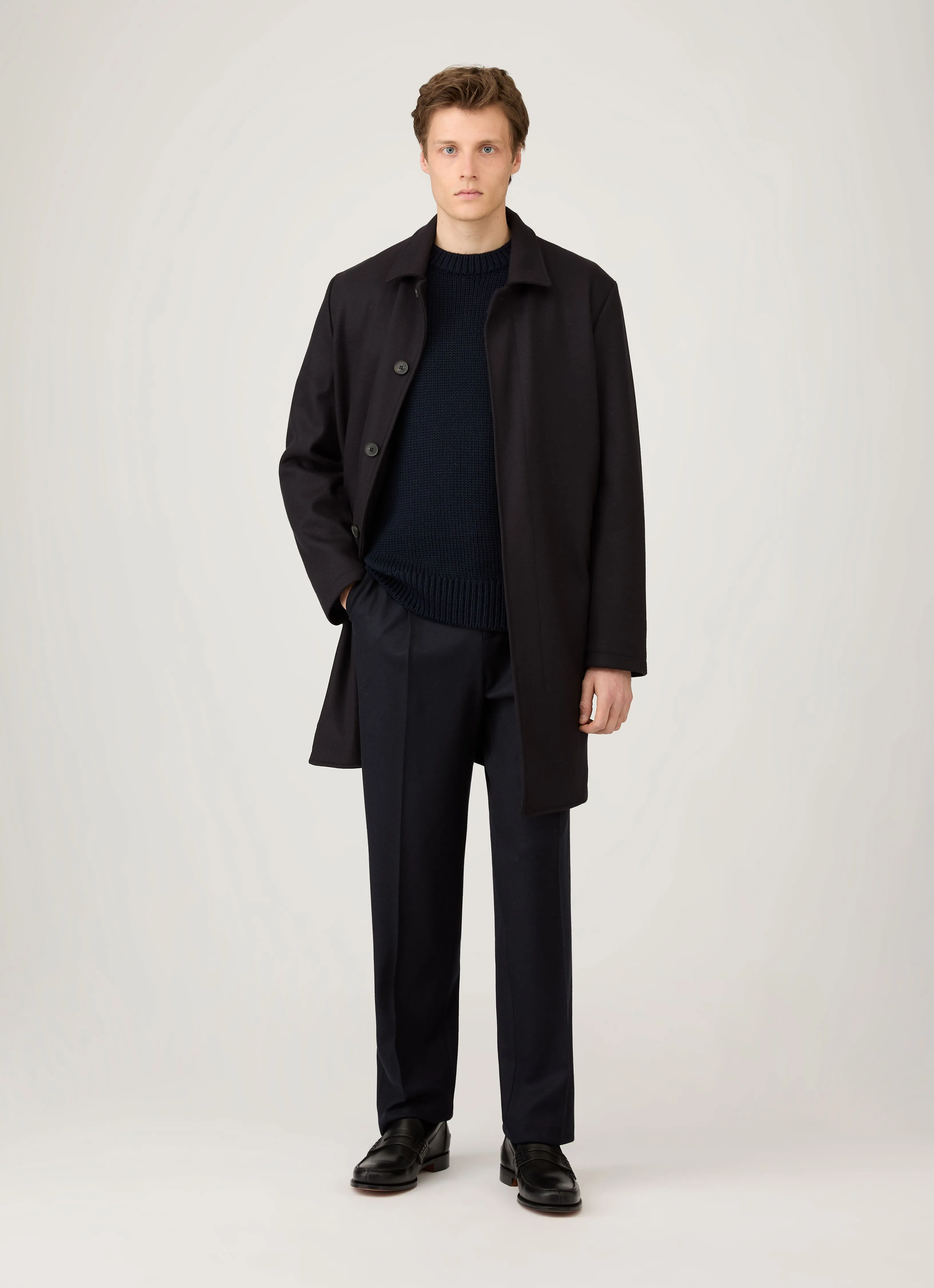 GarmentSpecific Storage Solutions Hand Linked Seams Men's Fisherman Jumper in Navy