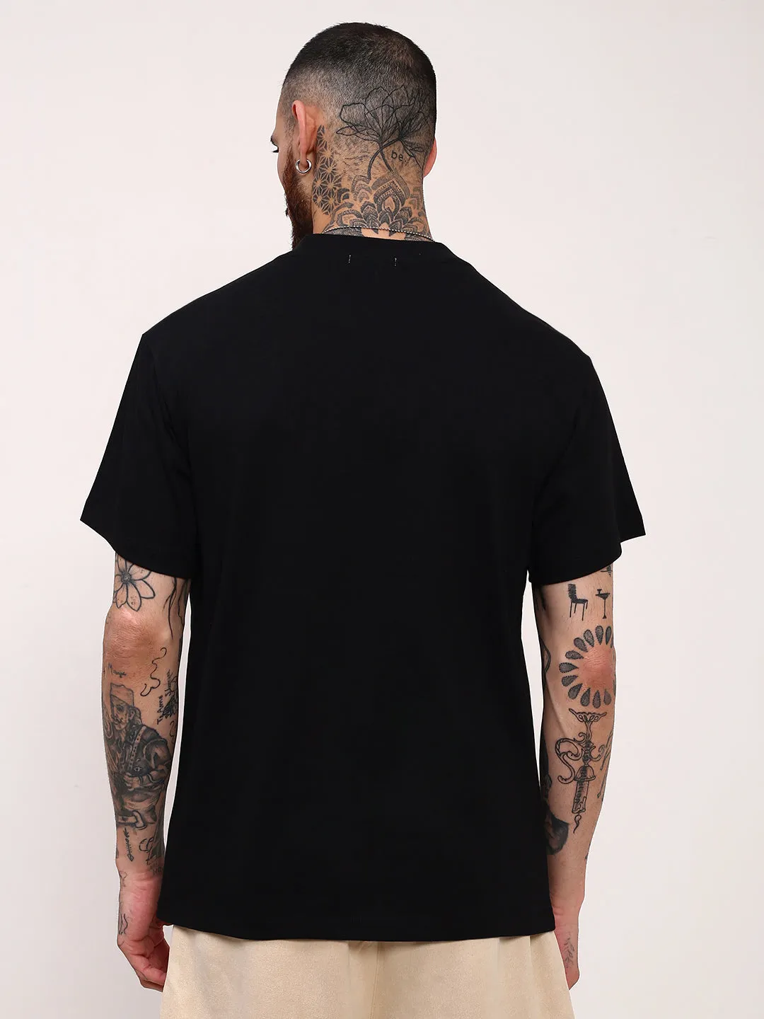 Men's Black Solid Relaxed Fit Cotton T-Shirt pearl accents