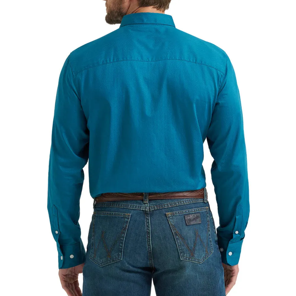 Versatile Layering Hypoallergenic Fibers Wrangler Men's L/S Cody Johnson ZigZag Button Down Shirt in Ink Blue