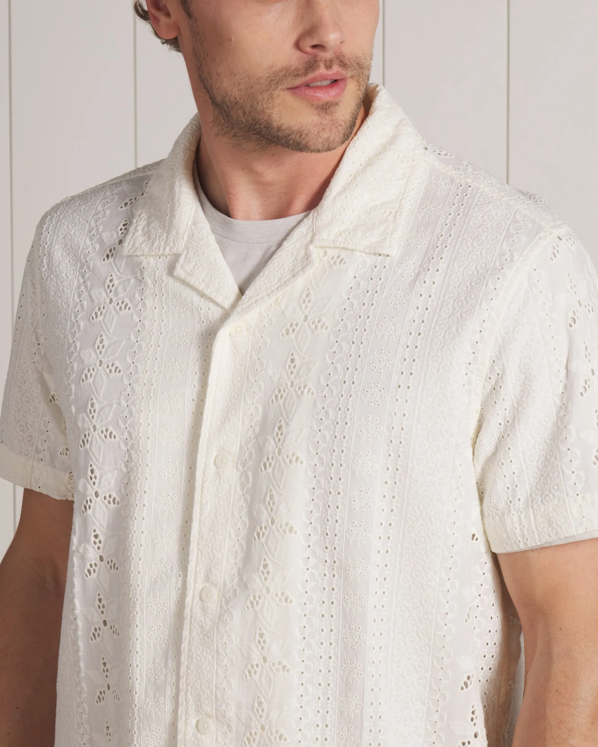 The Resort Embroidered Shirt - Ecru Sleek Design