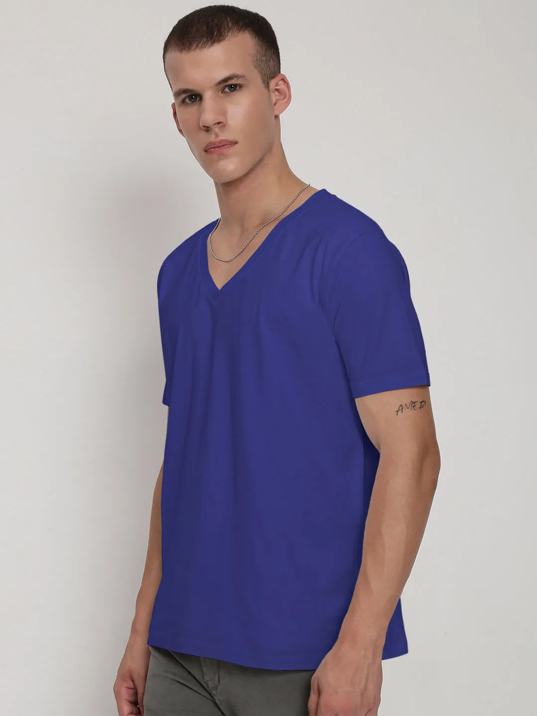 Minimalist Style AntiPillingTechnology Men's Blue V-Neck Regular Fit T-Shirt