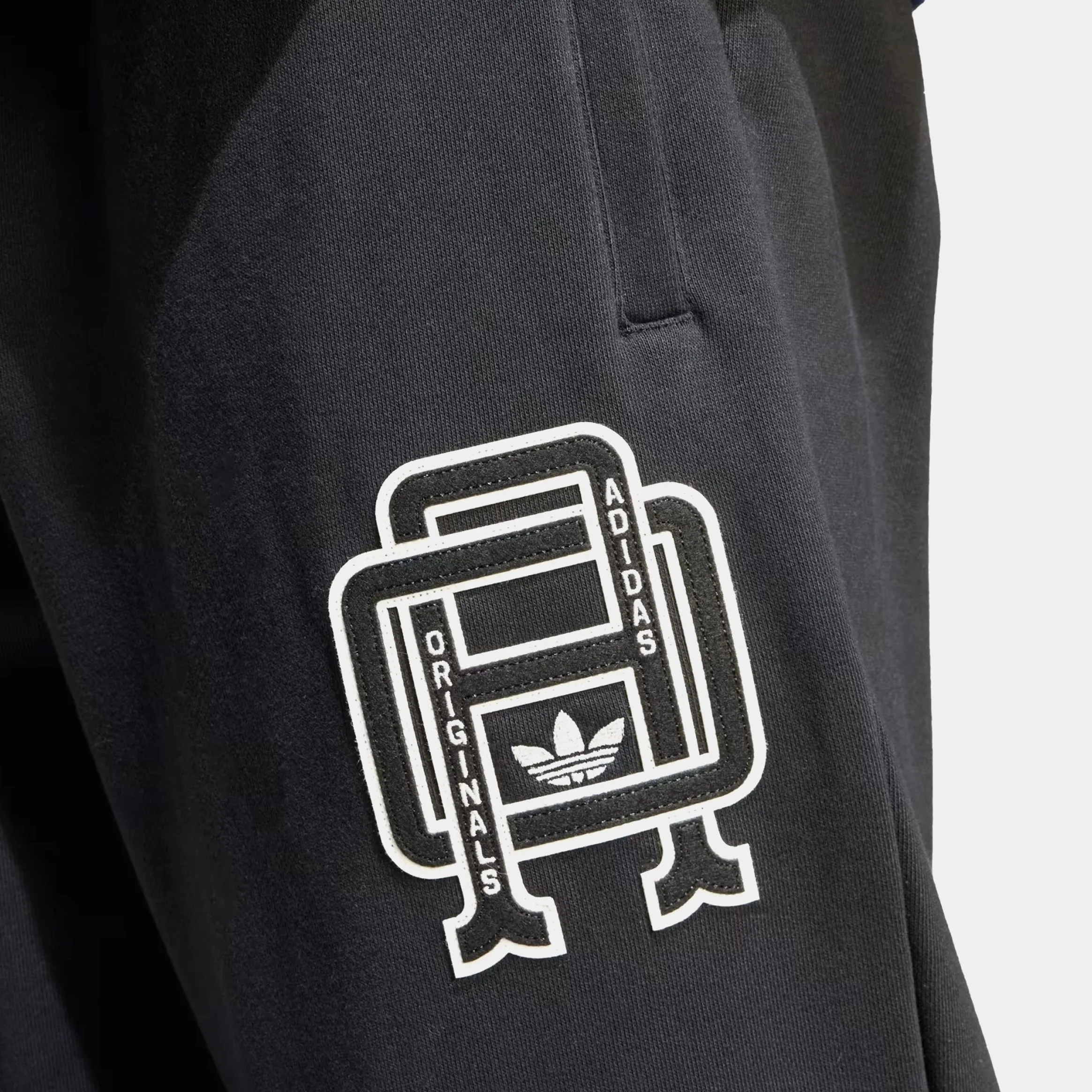 Varsity Essentials Sweatpants Mens Sweatpants (Black/White) Casual Comfort