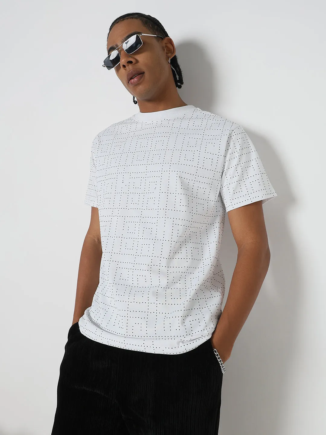 FadeResistantDye Men's Geometric Grid White T-Shirt with Stone Embellishment