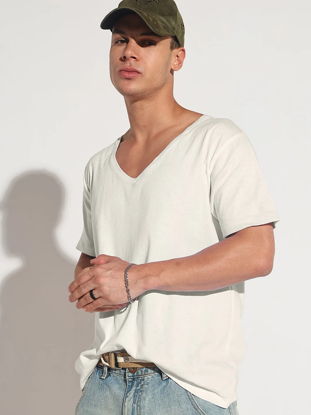 Adjustable Waistbands Fresh Glow Men's Off White V-Neck Regular Fit T-Shirt