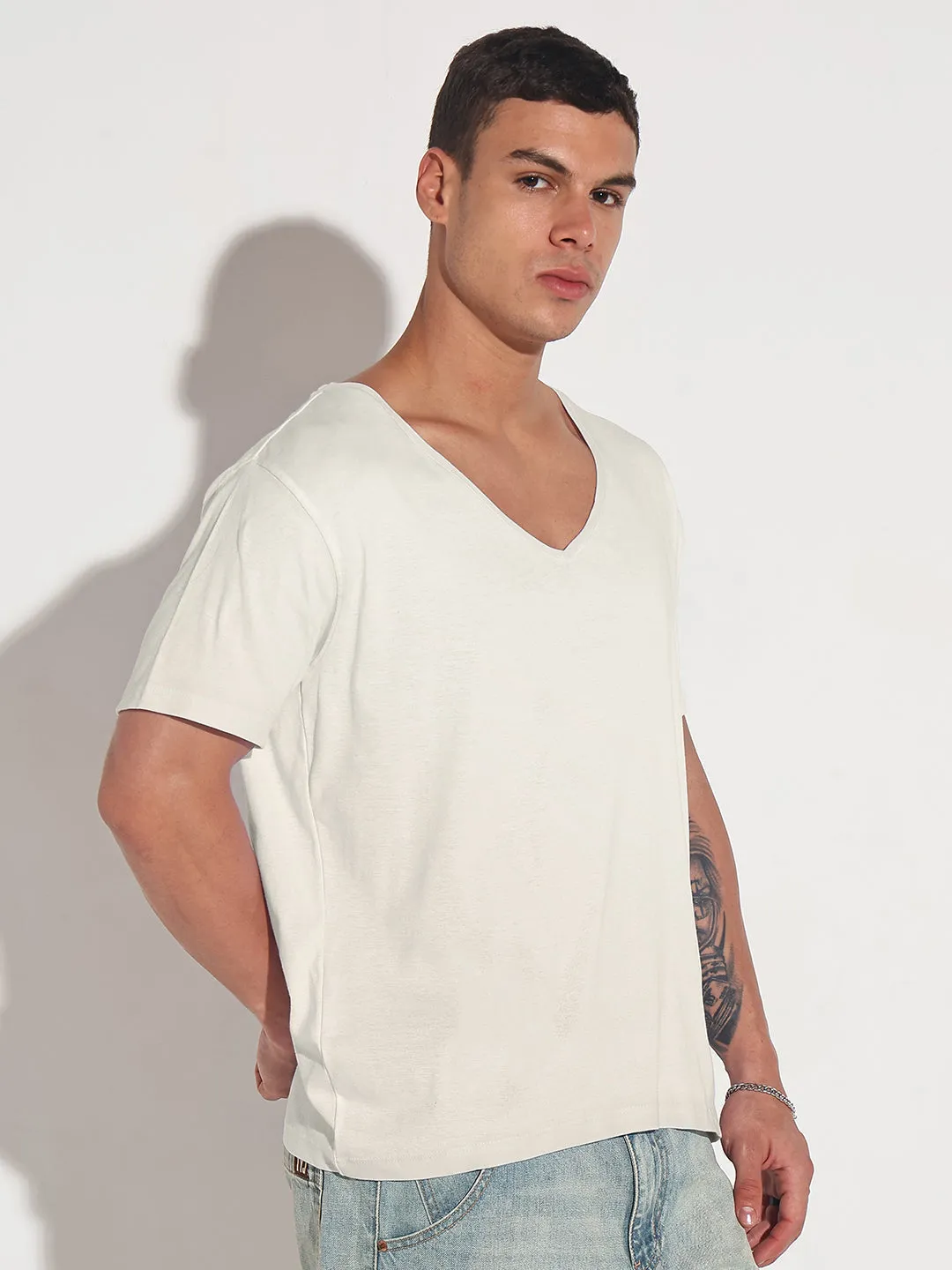 Men's Off White V-Neck Regular Fit T-Shirt SlipResistantHem