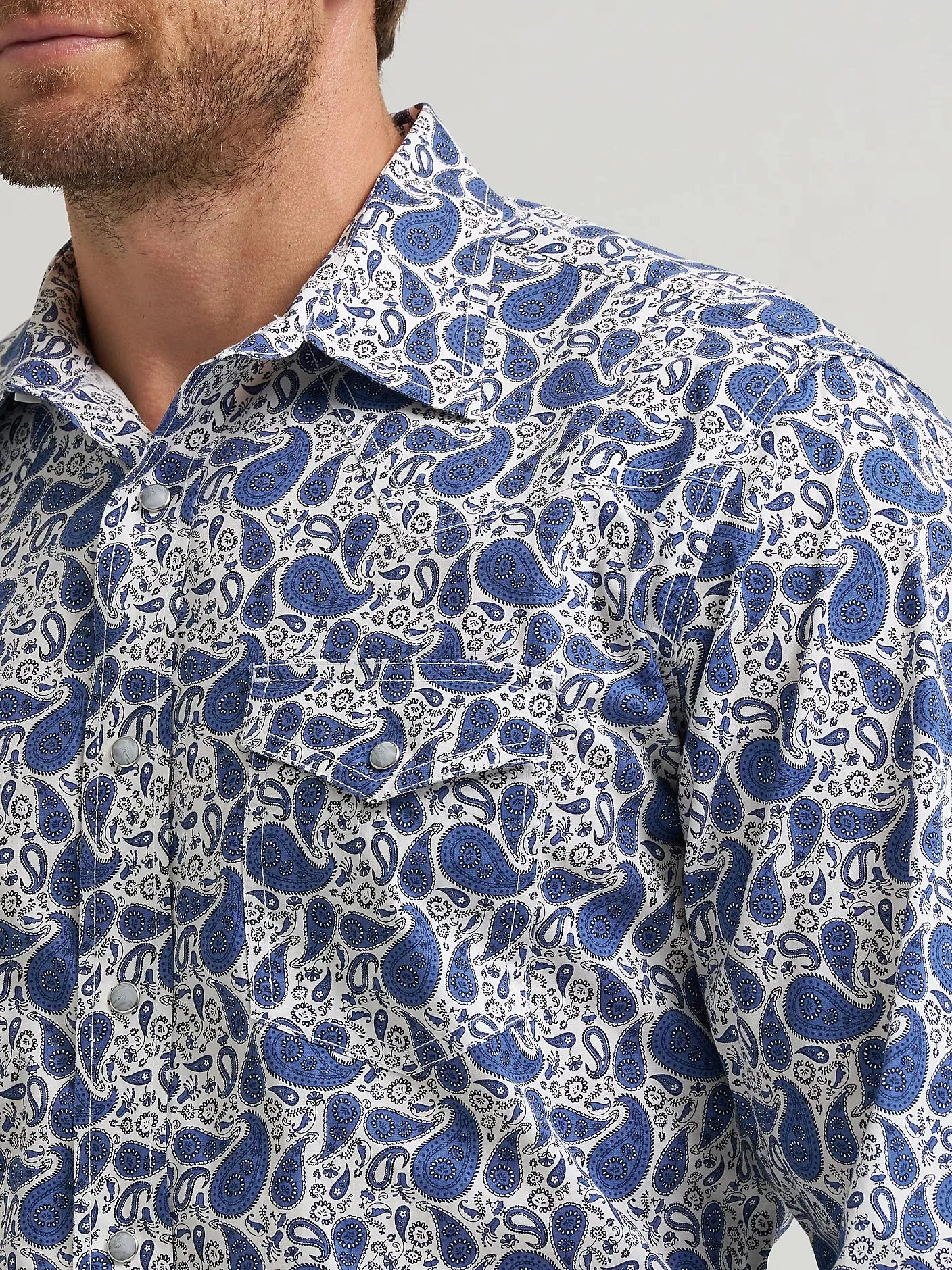 Lightweight Fashion Curved Hemline Wrangler Men's 20X L/S Competition Western Snap Shirt in Atlantic Paisley (Available in Tall Sizes!)