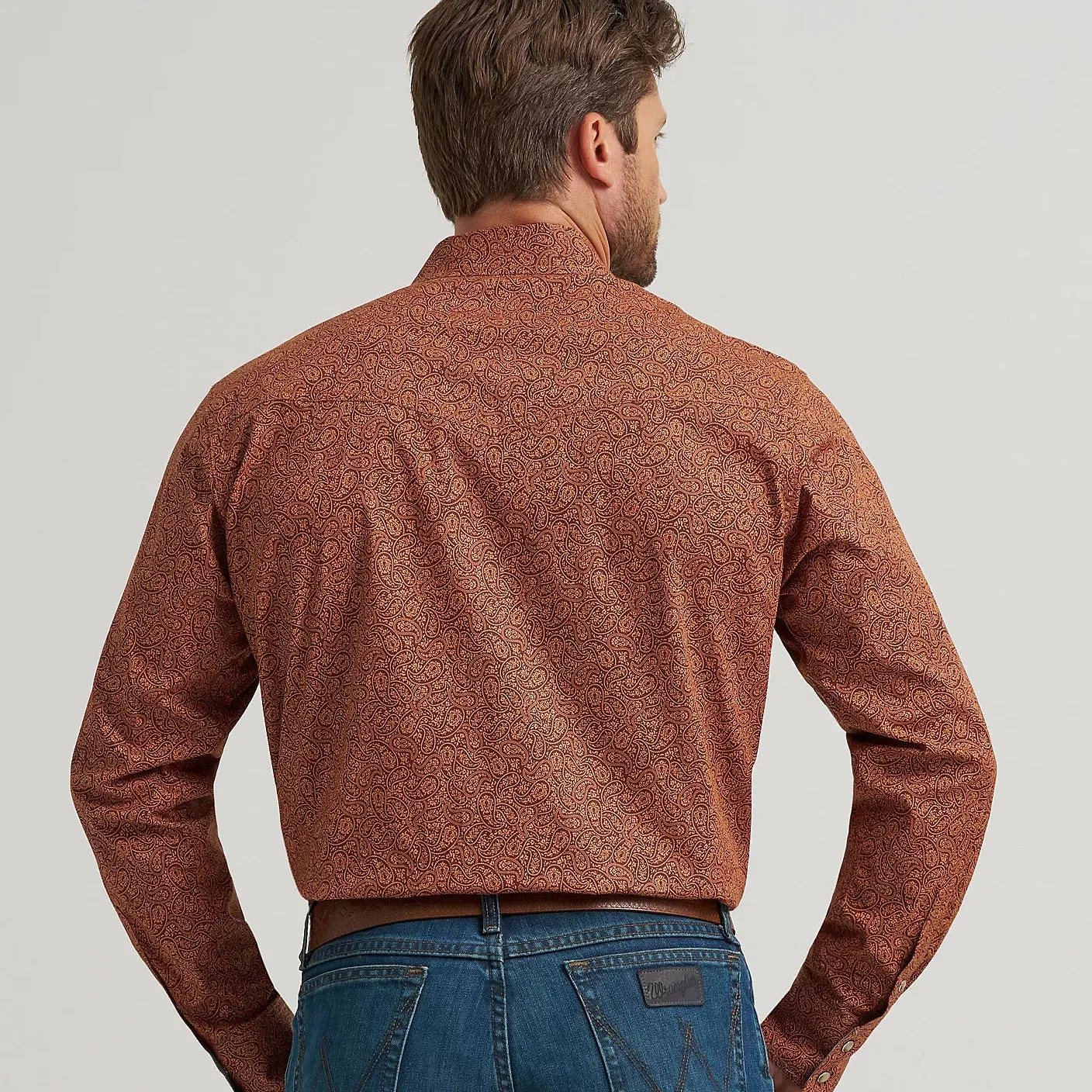Urban Look polo neck Wrangler Men's 20X L/S Competition Western Snap Shirt in Rustic Brown Paisley