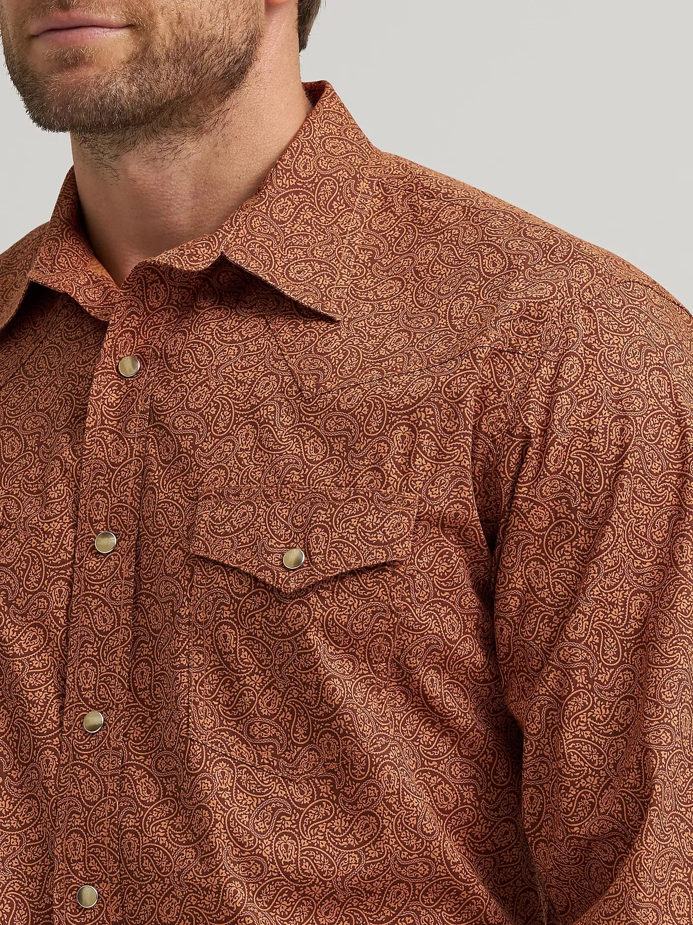 Airflow Ventilation Soft Touch Fabric Wrangler Men's 20X L/S Competition Western Snap Shirt in Rustic Brown Paisley