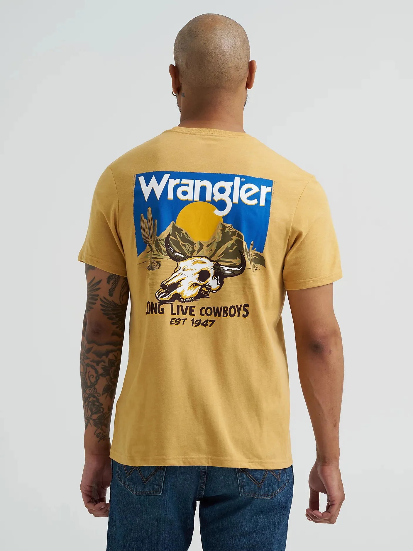 loose fitting Beachwear Wrangler Men's Long Live Cowboys Graphic T-Shirt in Pale Gold