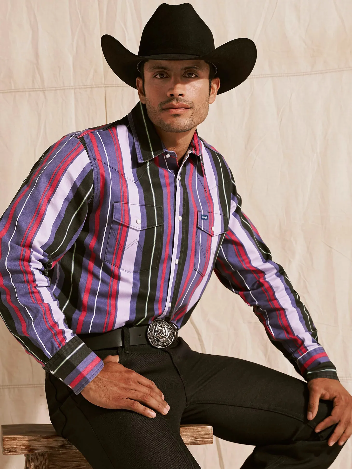 Wrangler Men's L/S Vintage Inspired Brushpopper Western Snap Work Shirt in Violet Stripe Beach relaxation Casual Layer Look